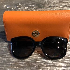 Tory Burch Cat Eye Sunglasses - Black